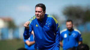 Luxemburgo salvou Cruzeiro da Série C em 2021 e é a esperança para ficar na A