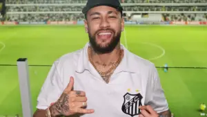 Neymar decide voltar a Vila Belmiro neste domingo