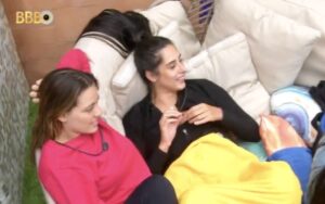 Mineira, Deniziane avalia brother no BBB 24: “Parece que tem um pintão”