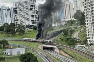 Metrô de Brasília pega fogo durante viagem e pode ter vítimas