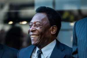 Mulher pede exumação de corpo de Pelé e diz ser filha dele