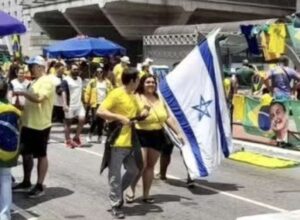 Bolsonaristas se confundem e fazem “bandeira de Israel satanista”