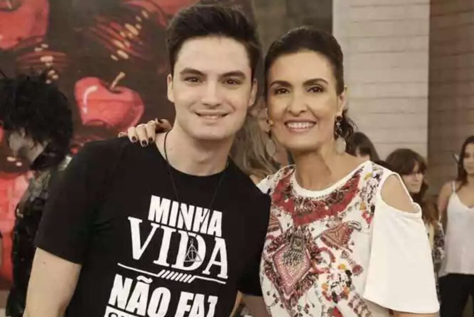 Felipe Neto e Fátima Bernardes na Globo durante o Encontro