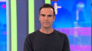 Tadeu Schmidt é acusado de racismo ao vivo na Globo: “Genética”