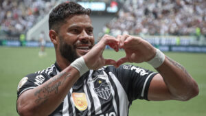 Hulk manda recado logo após renovar com Atlético: “Primeiramente, Massa…”