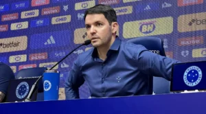 Cruzeiro: jogador diz que não tem vida fácil com o técnico Lárcamon
