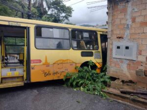 Motorista de ônibus em acidente no Barreiro recusou teste do bafômetro