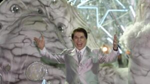 Silvio Santos quebra a internet envolvendo a Globo e o Carnaval em que desfilou