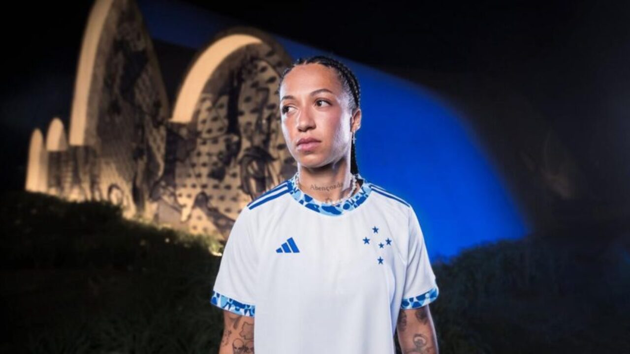 Cruzeiro lança oficialmente camisa branca para 2024, homenageando história  e arte da cidade - Esportes - Aqui