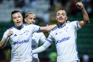 Cruzeiro precisará ganhar os seus dois jogos restantes e torcer por tropeços da Universidad Católica