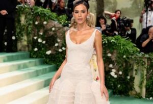 Saiba o valor milionário do vestido de Bruna Marquezine no MET Gala