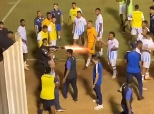 Goleiro é baleado pela polícia em jogo do Campeonato Goiano