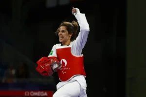 Mineira Ana Carolina Moura Faz História ao Conquistar Ouro no Taekwondo Paralímpico