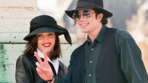 Michael Jackson era virgem aos 35 anos, diz ex-esposa