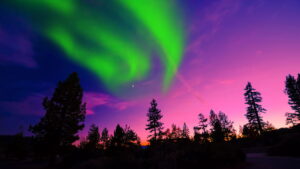 Imagem mostra uma aurora boreal