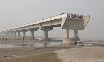 Moradores de uma aldeia próxima encontraram o carro parcialmente submerso em uma vala, todos os passageiros morreram (Reprodução)