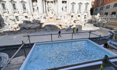 A Fontana di Trevi, uma obra de arte barroca, atrai cerca de 4 milhões de visitantes por ano, foi construída em meados do século XVIII (Reprodução/X)