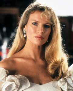 Kim Basinger conquistou o Oscar de Melhor Atriz Coadjuvante em 1998 por sua atuação em Los Angeles – Cidade Proibida (1997)