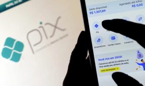 Pix por aproximação permite realizar pagamentos apenas encostando o celular na maquininha