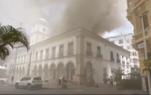 O incêndio obrigou a evacuação do prédio e gerou preocupação quanto à segurança do Patrimônio Histórico de Salvador