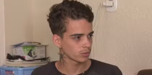 Jovem sendo entrevistado