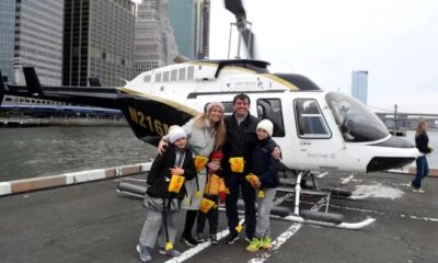 Família em frente ao helicóptero momentos antes do acidente