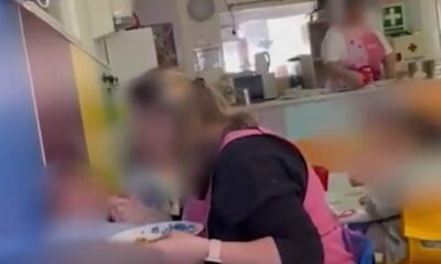Cuidadora agredindo bebê de um ano e meio