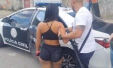 Suspeita sendo presa pela Polícia Civil do Rio de Janeiro