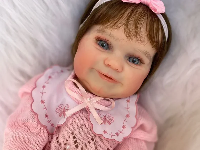 Projeto quer multar em R$ 30 mil quem furar fila com bebê reborn