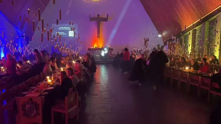 Salão da igreja imitando o filme