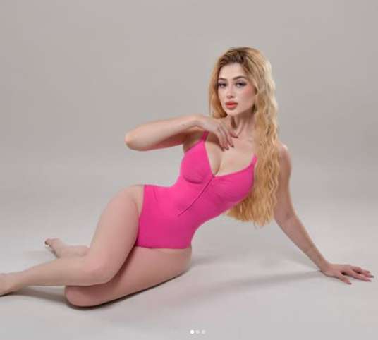Valeria Márquez posando em foto