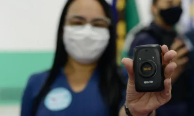 Ex-companheiro tentou atear fogo na vítima dentro do trabalho; suspeito foi preso por tentativa de feminicídio