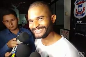 Homem que matou a tia e arrancou o coração deixa hospital psiquiátrico
