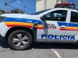 Homem é preso após tentar jogar fogo na companheira em MG