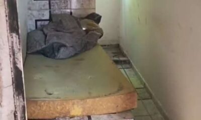 Cômodo em que homem era mantido em cárcere privado com apenas um colchão