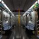 Homem é preso ao gravar mulheres por baixo da saia em metrô