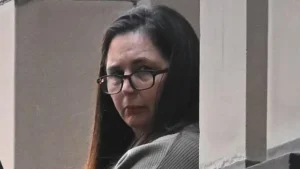 Convidados morrem após almoço e anfitriã é condenada por homicídio