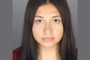 Professora é acusada de manter relação com aluno de 16 anos