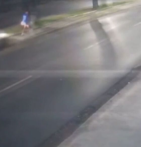 Carro se aproximando das vítimas