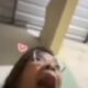 Mulher momentos antes de ser baleada