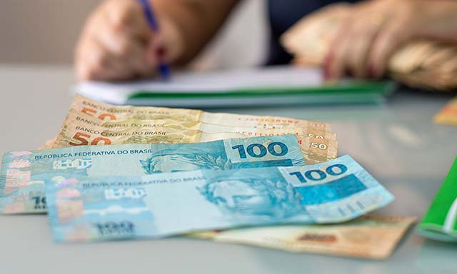 Filho e mãe são presos por matar cunhado por dívida de R$ 70
