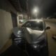 Carro amassada após batida em poste