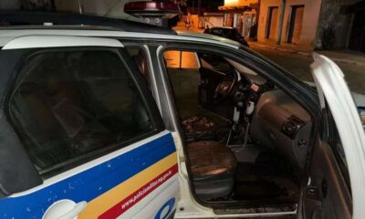 Carro da PM após incêndio