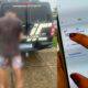 Investigação revelou que motorista armazenava pornografia infantojuvenil no celular e oferecia pequenas quantias para adolescentes enviarem material íntimo
