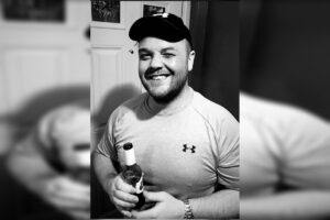 Britânico de 38 anos não resiste após manter aranha em casa