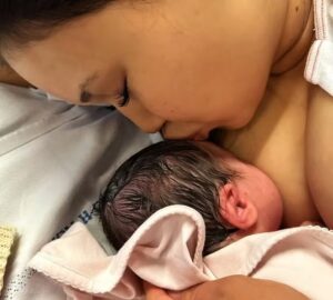 Dinamarca mantém afastamento de bebê após exame considerado ilegal