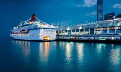 Navio de cruzeiro no mar