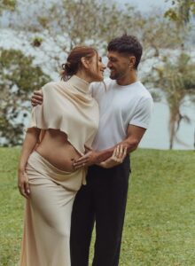 Arrascaeta e Camila Bastiani celebram a chegada do primeiro filho