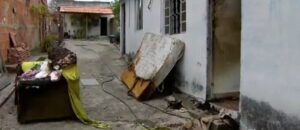 Residência da idosa de 89 anos ficou destruída em incêndio criminoso em Betim, na Grande BH