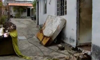 Residência da idosa de 89 anos ficou destruída em incêndio criminoso em Betim, na Grande BH